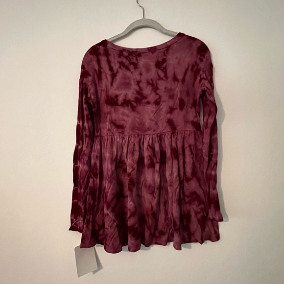 Baea Top - Picture 2 of 6